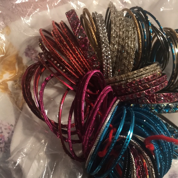 Kids size assorted bangles! ~100 at least - Picture 3 of 3